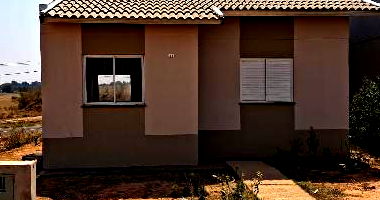 Casa com 2 Quartos e Área Privativa em Marília