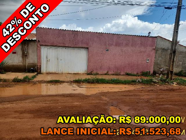 Casa com 2 quartos, 1 banheiro, 69.7m² construída, desocupada