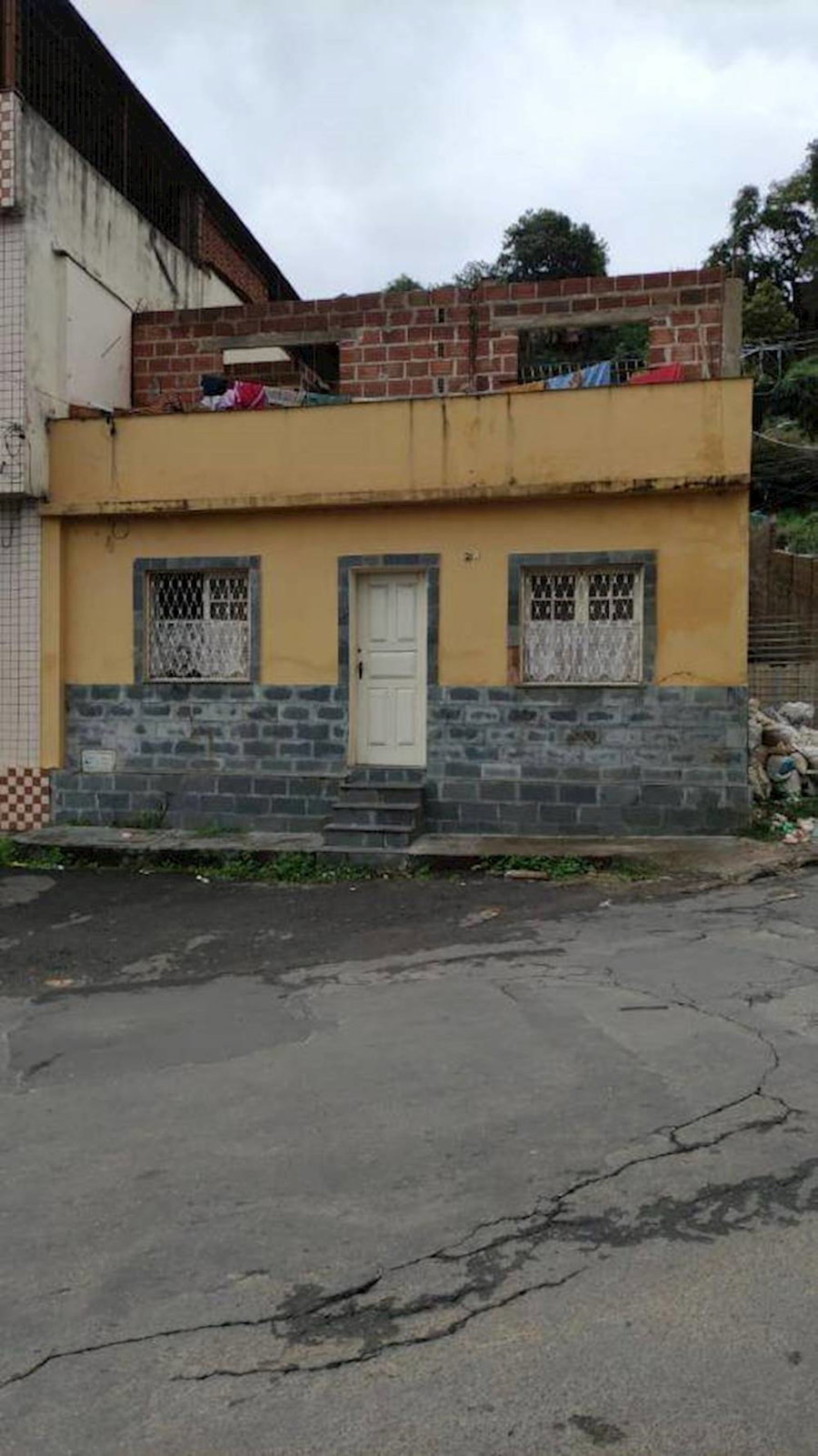 Casa Ocupada com 3 Quartos em Juiz de Fora/MG