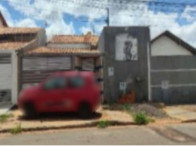 Casa com 2 quartos, 60,96 m², 1 vaga, ocupada