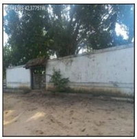 Casa com 1 quarto e 1 banheiro, área privativa de 351,78 m²