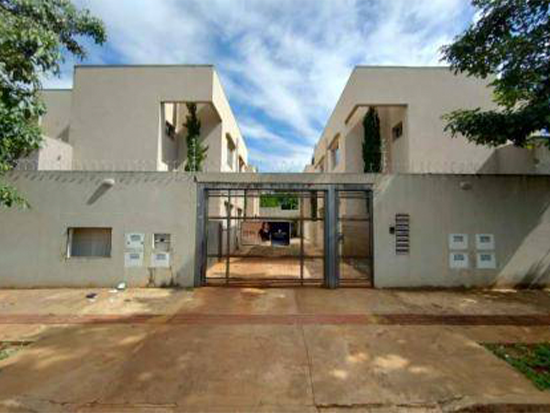 Casa aconchegante em condomínio com 74 m² construída e 1 vaga, ocupada