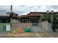 Casa com 2 quartos, 1 banheiro e 1 vaga de garagem, ocupada