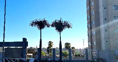 Apartamento com 2 Quartos e Varanda em Condomínio Clube