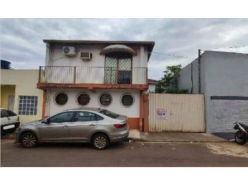Casa em Leilão Ocupada com 235m² Construída