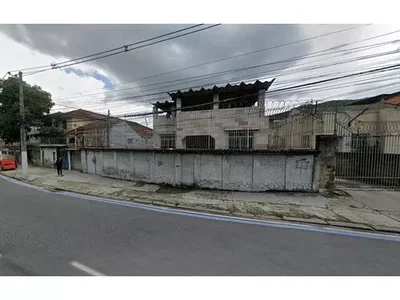 2 Apartamentos Ocupados com 537m² de Área Construída