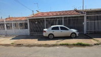Casa com 24m² construídos em terreno de 144m², ocupada