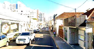 Apartamento Desocupado com 169,48m² na Rua Serafim Valando