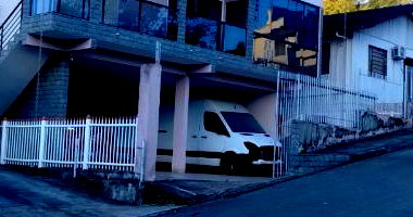 Terreno com Casa de 3 Pisos e Piscina em Rio do Sul/SC