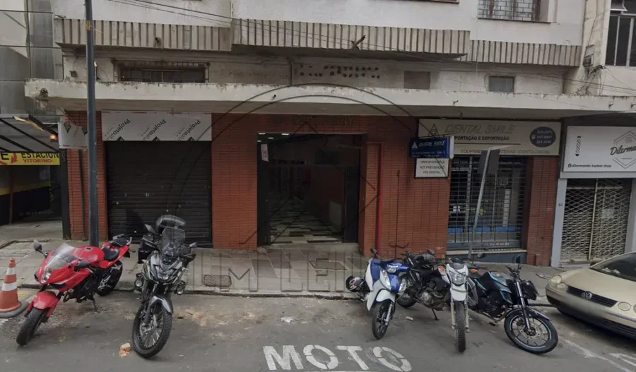 Loja comercial com 54,66 m², 1 banheiro, desocupada