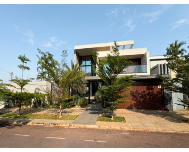 Casa Residencial Ocupada com 544m² de Área Construída