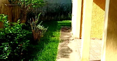 Casa Ocupada em Condomínio com 4 Quartos e Piscina