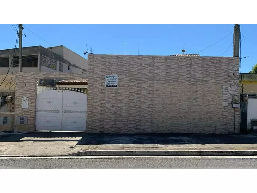 Casa Ocupada com 2 Vagas em Leilão