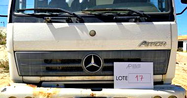 Caminhão M Benz Pipa em Tobias Barreto - SE