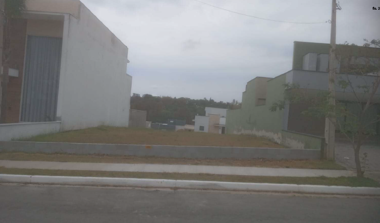 Terreno plano de 363,20 m² em loteamento consolidado