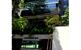 Espaçoso Apartamento de 383m² com 6 Vagas de Garagem