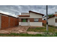 Casa com 2 quartos, 1 banheiro e 1 vaga de garagem