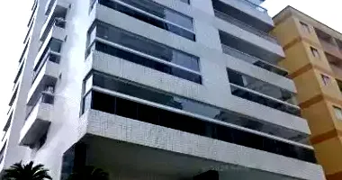 Apartamento com 2 vagas em leilão