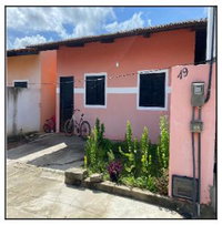 Casa com 2 Quartos e Área de Serviço em Pendências