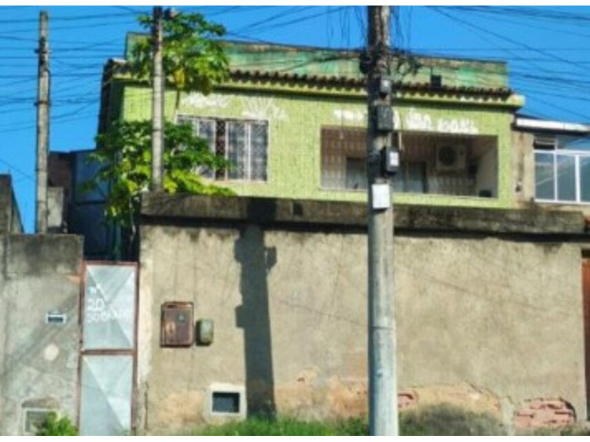 Sobrado com 98m² de área construída em leilão