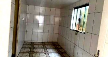 Terreno com Casa Não Averbada em Irati - Oportunidade Única!