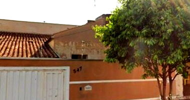 Casa Ocupada em Parque Laranjeiras com 69,85m²