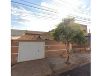 Casa Ocupada em Parque Laranjeiras com 69,85m²