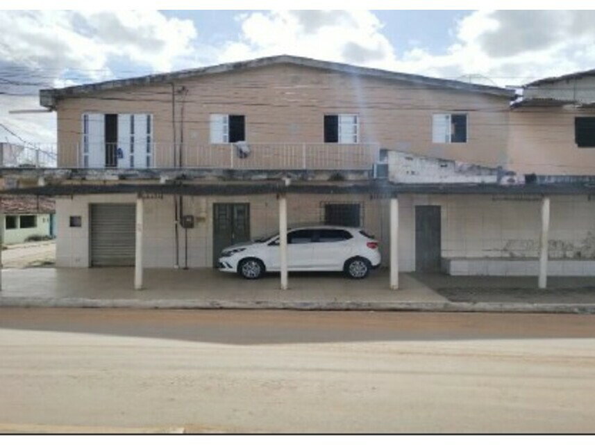 Casa com 403,49m² construídos, ocupada, ideal para investimento