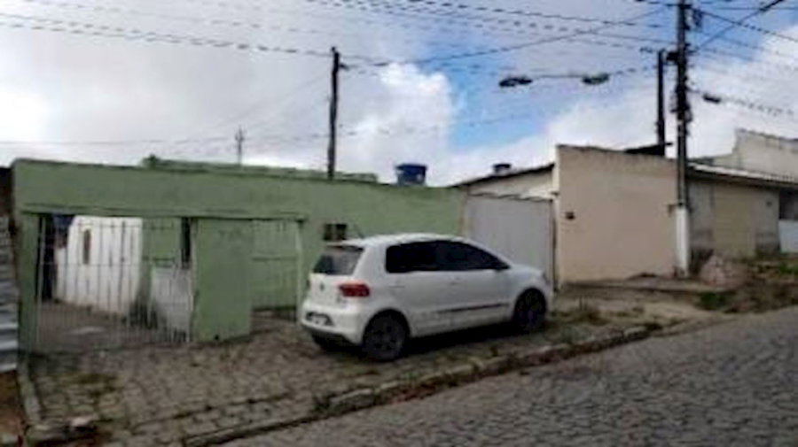 Casa com 5 quartos, 2 banheiros e 1 vaga em Garanhuns/PE