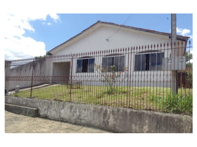 Casa com Terreno de 429m² em Ponta Grossa/PR