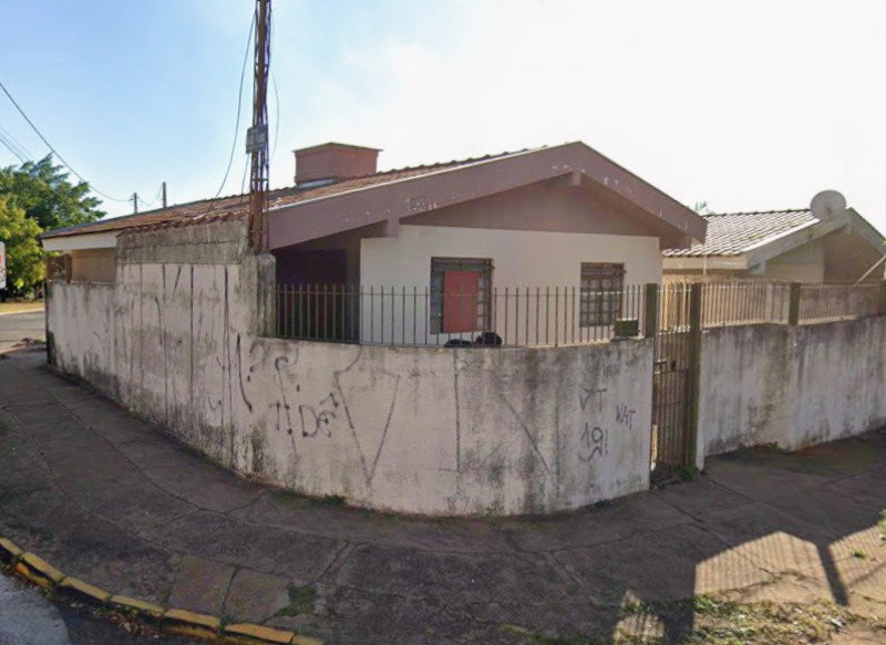 Casa com 2 quartos, 1 banheiro e 71m² de área construída