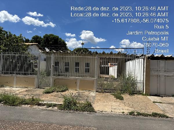 Casa com 3 quartos, 2 banheiros, 2 vagas e 189m² construída