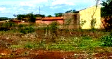Terreno desocupado em condomínio com 497,96 m²