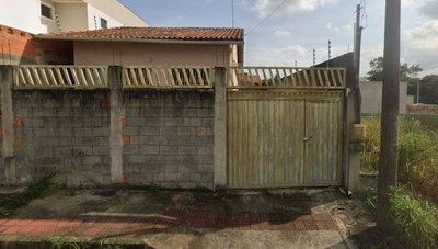 Casa em Terreno de 200 m² com 1 Pavimento