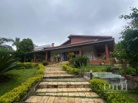 Casa em São Roque com 4 Quartos e Piscina em Leilão