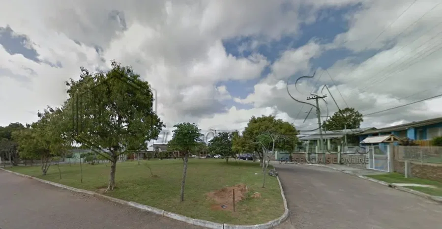 Casa com 2 dormitórios e garagem em condomínio