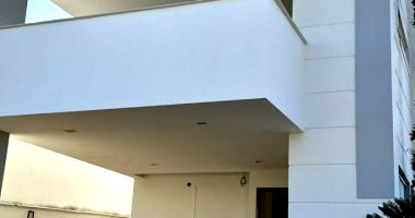 Residência de Luxo em Condomínio Fechado com 3 Suítes