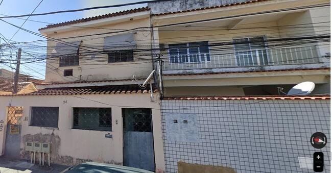 Casa de 2 andares em Realengo, com 4 unidades