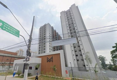 Apartamento com 1 vaga, 37m² úteis, em condomínio com piscina