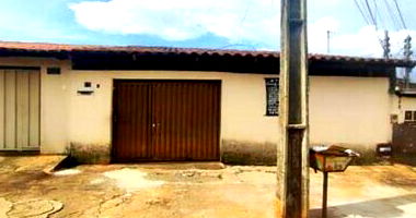 Casa Ocupada no Conjunto Vera Cruz com 2 Quartos e 76m²
