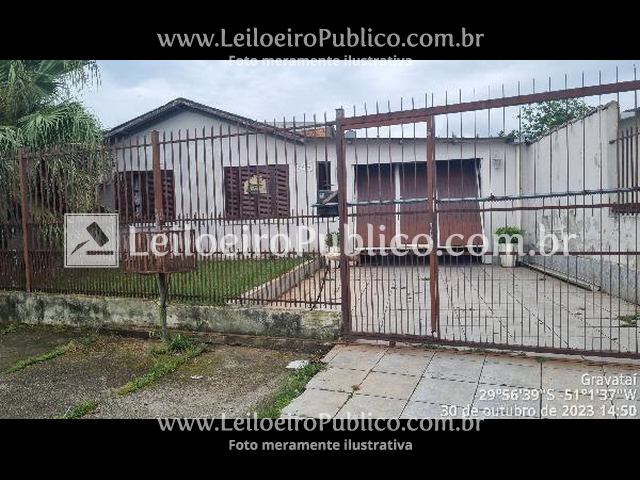 Casa com 2 quartos, 2 banheiros, 1 vaga e 130m² construída