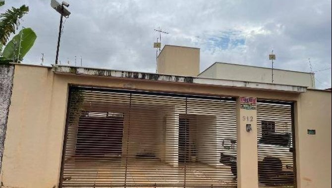 Casa padrão 2 vagas, 188m² construída, ocupada