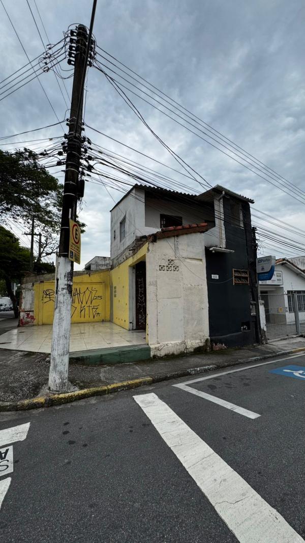 Direitos Possessórios sobre imóvel com 211,58m² construídos, terreno 228m², desocupado