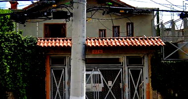 Casa com 472m², 3 quartos, 2 banheiros, ocupada