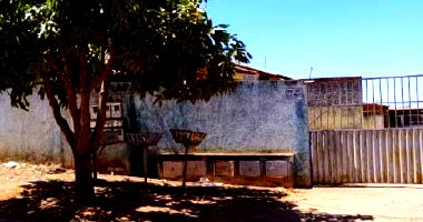 Casa residencial com 3 quartos, ocupada, em condomínio fechado