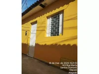 Casa desocupada com varanda, 48m² construída, 518m² terreno