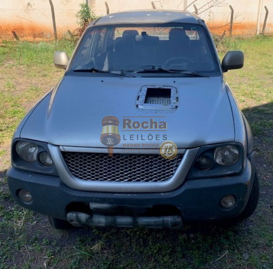 Mitsubishi L200 Outdoor - 2011/2012 com Detalhes