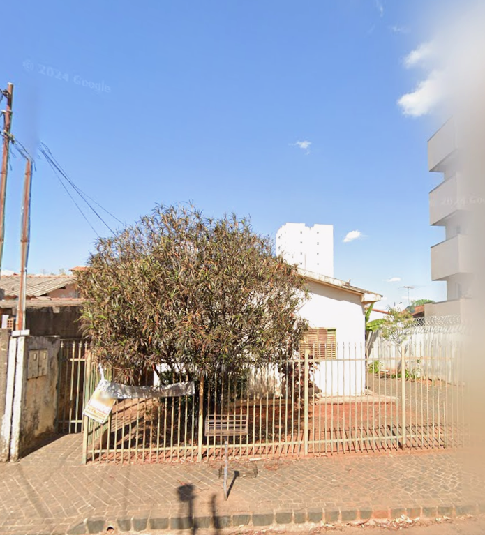 Casa com Terreno de 360m² em Uberlândia/MG - Possibilidade de Parcelamento