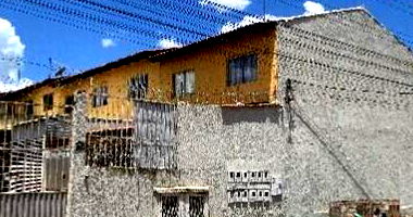 Casa com 2 quartos, 1 banheiro, varanda e área de serviço, 59,5m² construída