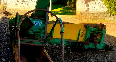 Colhedora de Forragens JF C-120 Ano 2014